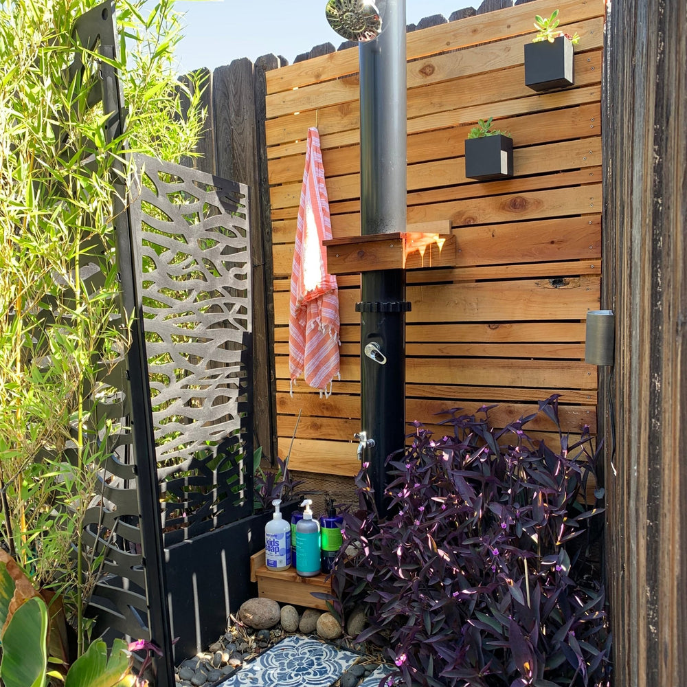 solar-outdoor-shower-164960